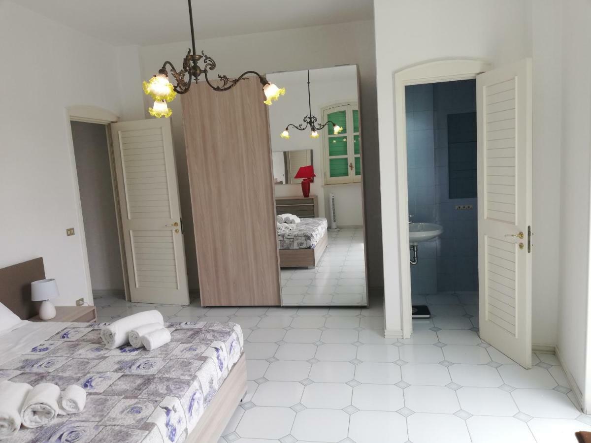 Villa Parisi Bari Eksteriør billede